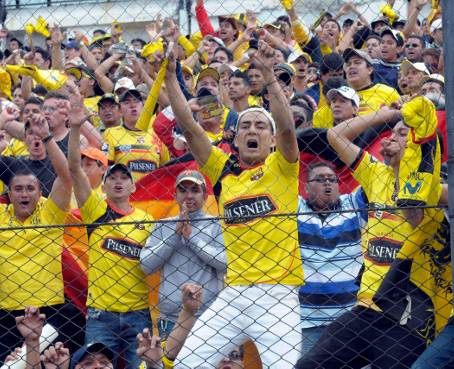 Hinchas De Barcelona Celebran Con Euforia Clasificaci N Del Equipo