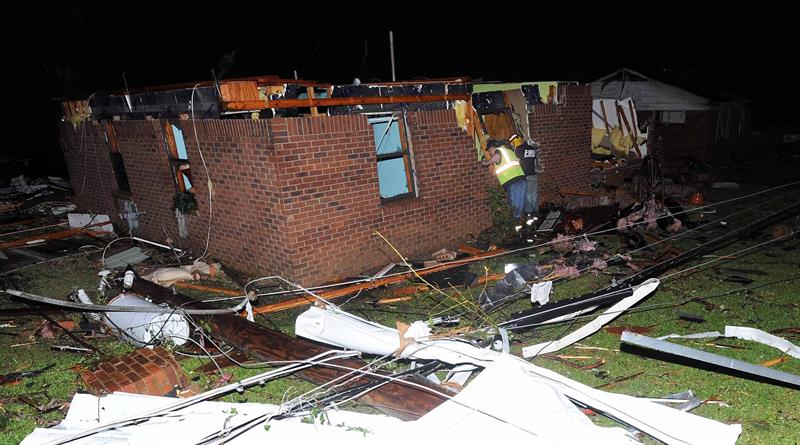 Violentos Tornados Dejan Al Menos Muertos En Ee Uu