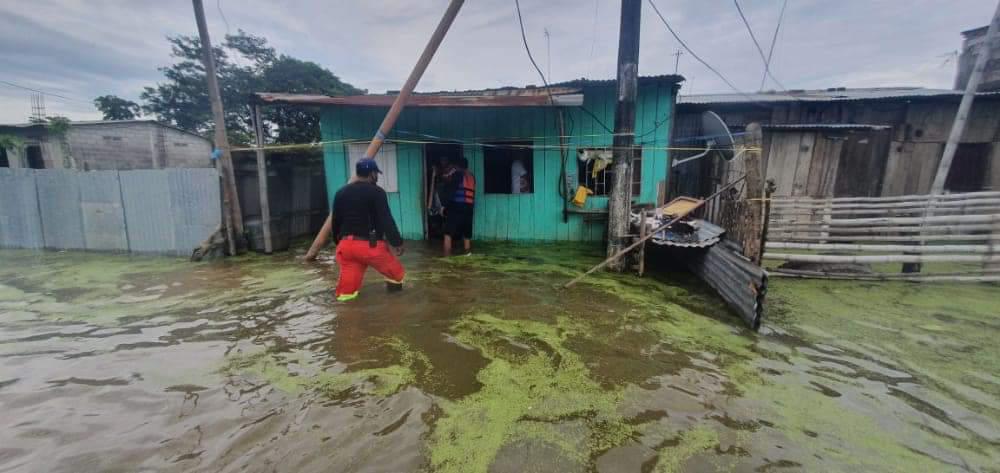 Al menos mil familias afectadas por la estación lluviosa en Los Ríos