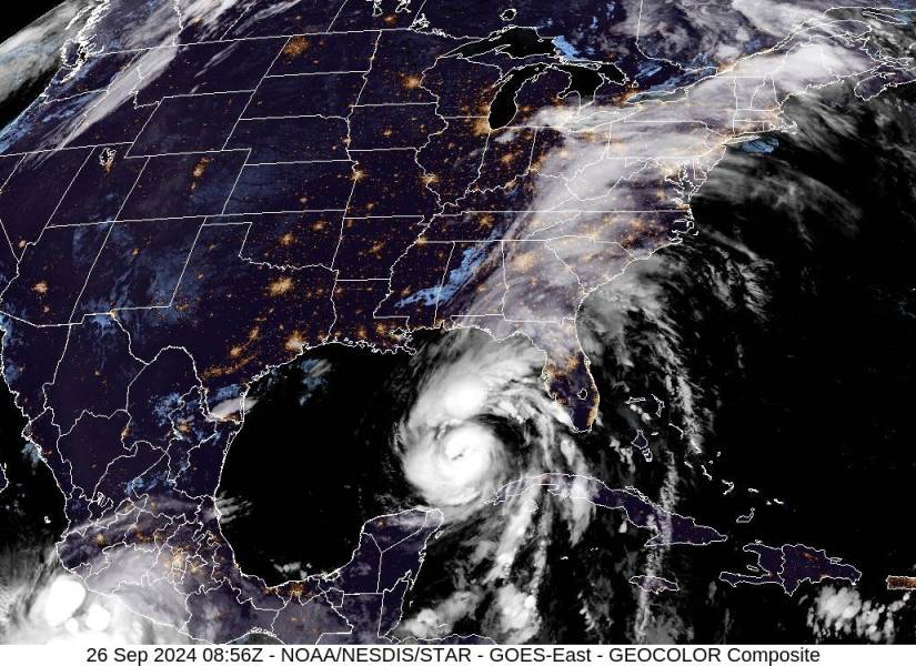 El huracán Helene, de categoría 1 en la escala Saffir-Simpson,.