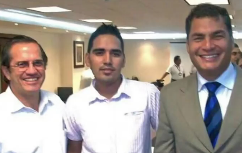 Foto de Ricardo Patiño, Leandro Norero y Rafael Correa.