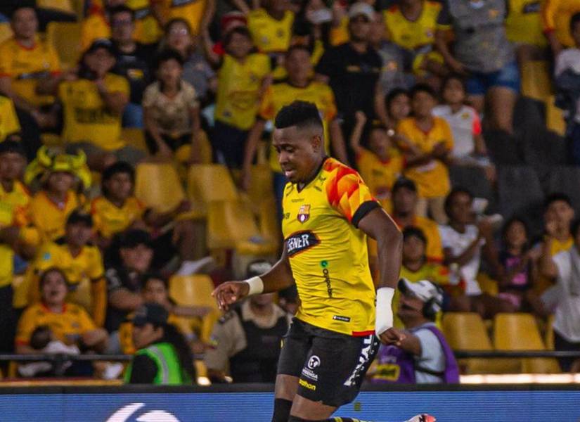 Bryan Carabalí se convirtió en nuevo jugador de Barcelona SC, después de salir de agente libre de Emelec.