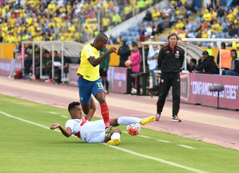 Enner Valencia en el partido contra Perú en el 2017.