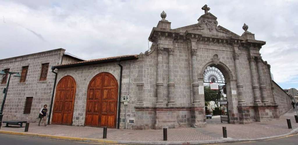 Dos de los tres cementerios municipales de Ambato están llenos