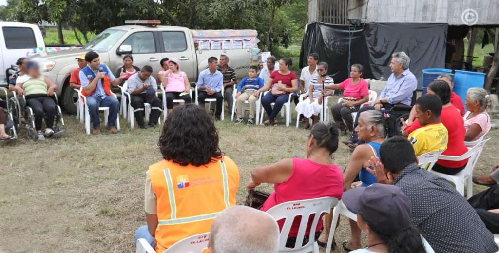 Moreno recorre zonas afectadas por invierno en Daule