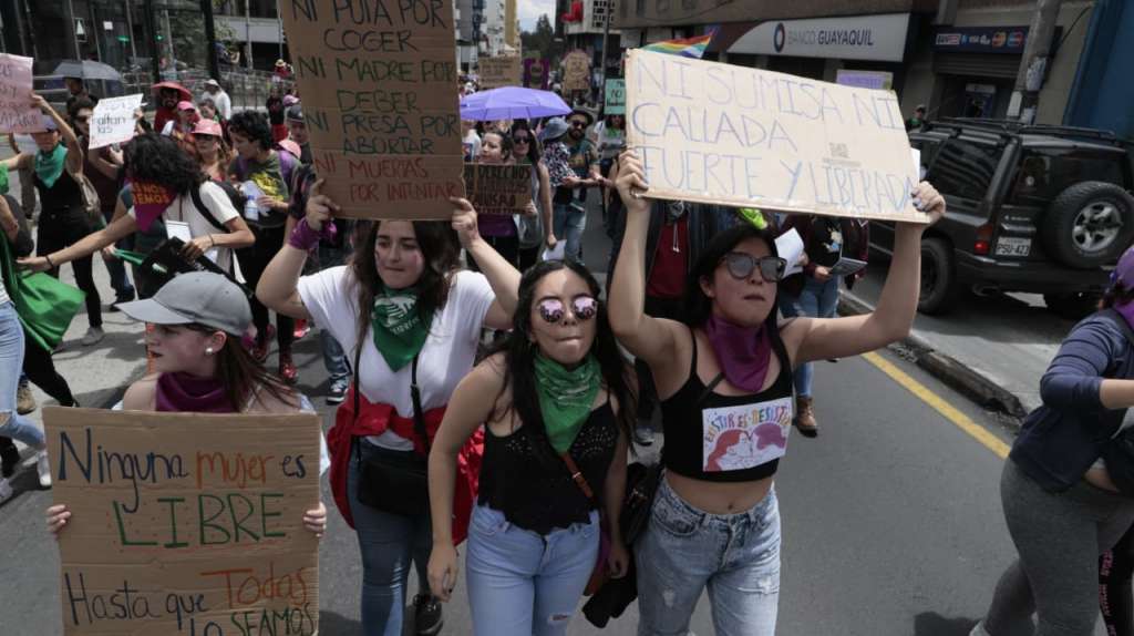 La ecuatorianas gritan por la equidad, la memoria y contra el machismo
