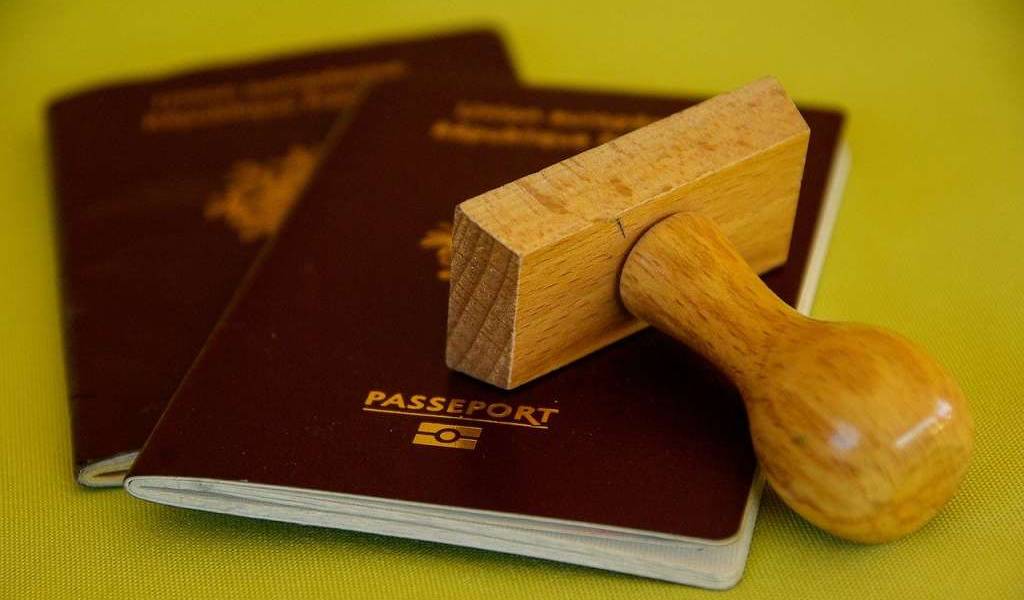 Ecuador emitirá pasaporte electrónico con chip de lectura biométrica