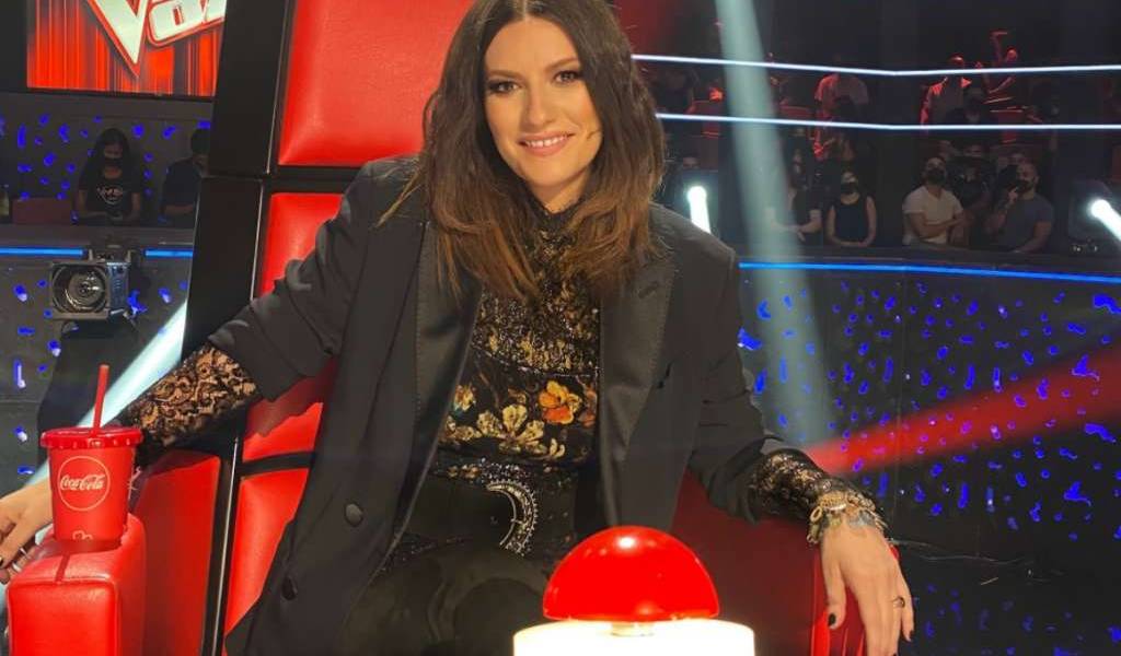 Laura Pausini escribe mensaje contra Maradona y luego lo borra