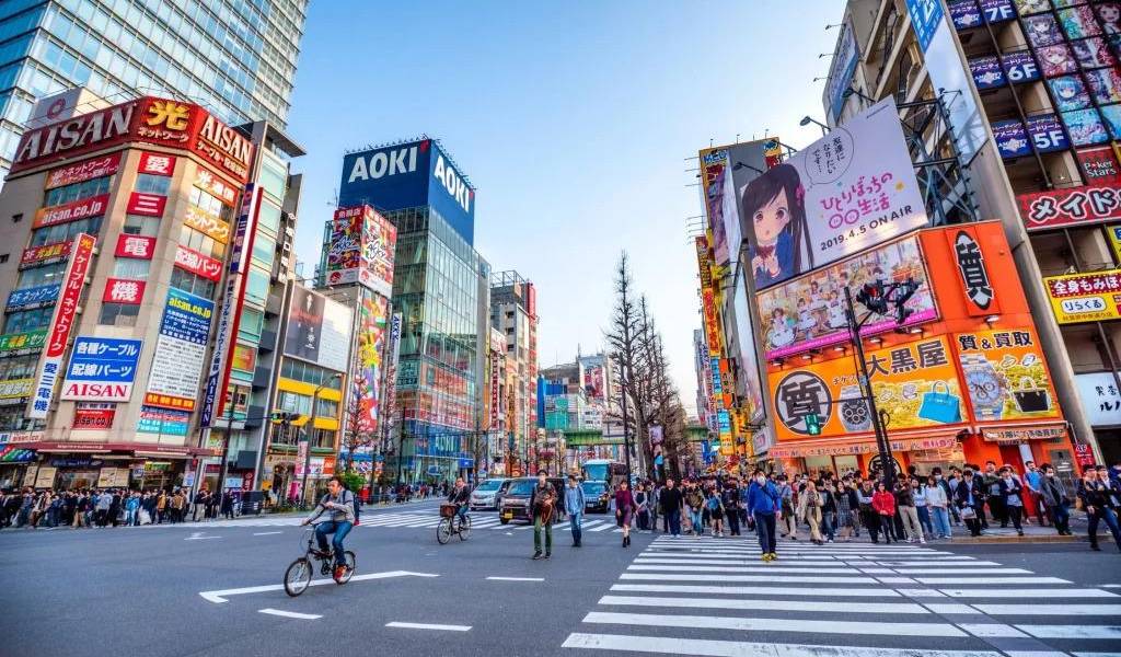 Japón redujo la semana laboral a cuatro días para que sus habitantes tengan más hijos