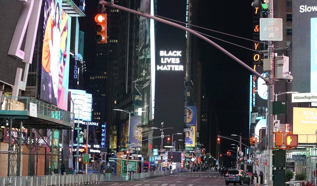 Nueva York declaró por primera vez en 77 años un toque de queda total