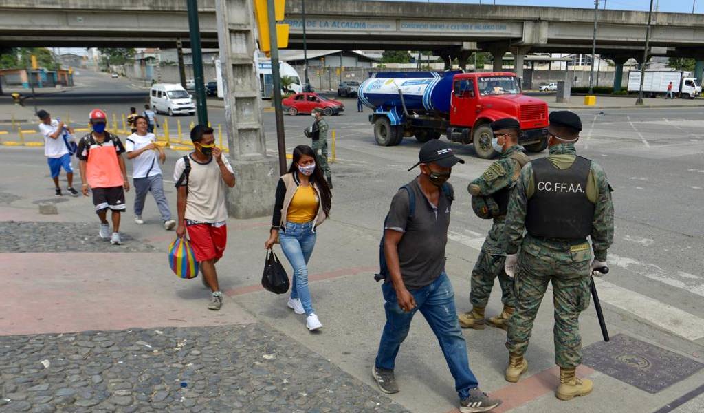 Más de 82.000 personas sancionadas por incumplir toque de queda en Ecuador