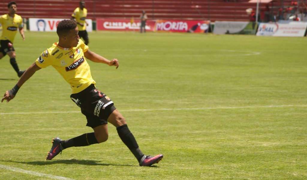 Byron Castillo retorna a las prácticas de BSC