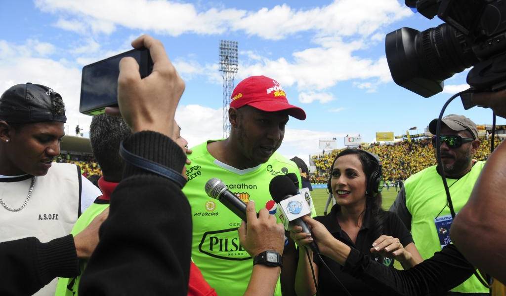 Máximo Banguera agradece a su familia por la estrella 15