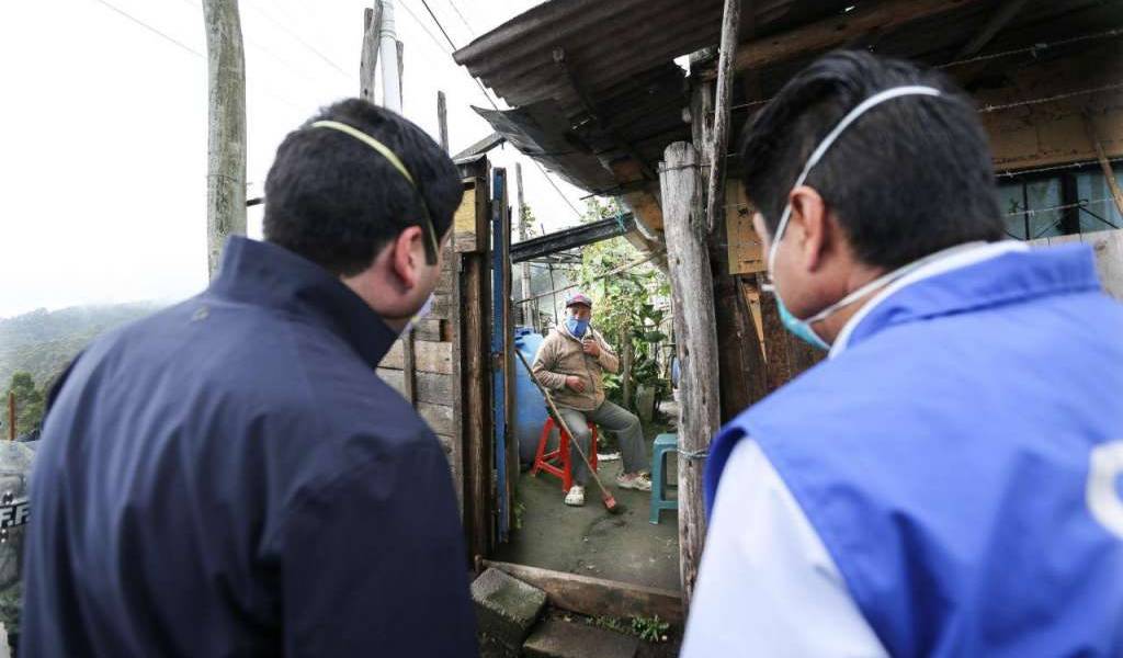 Realizan pruebas de coronavirus en hogares de Quito