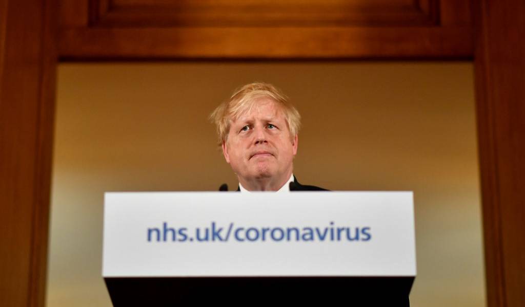 Boris Johnson se recupera del coronavirus en su residencia campestre