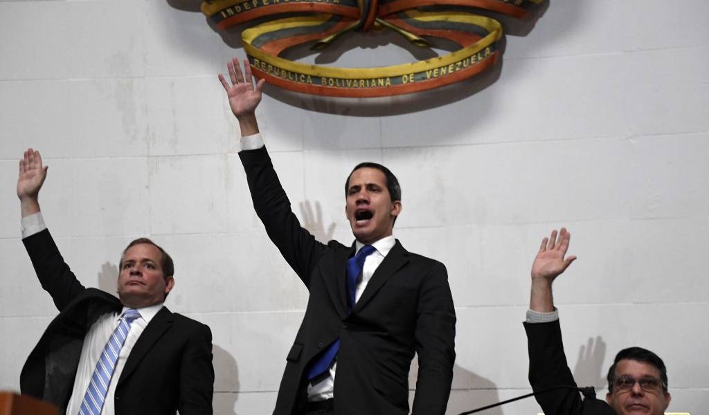 Guaidó se juramenta como presidente del Parlamento de Venezuela