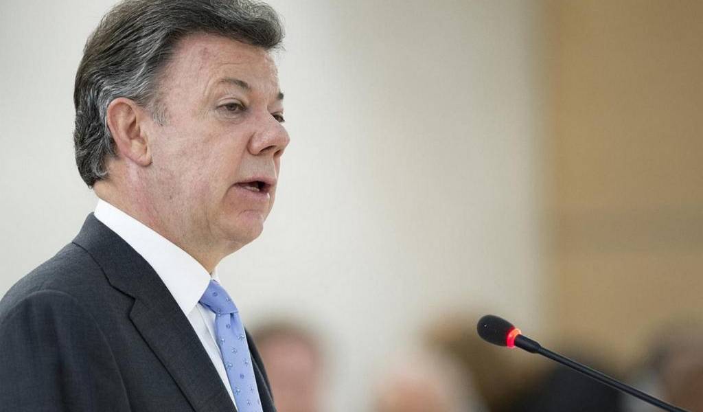 Santos dice que cubanos hacinados en noroeste de Colombia serán deportados