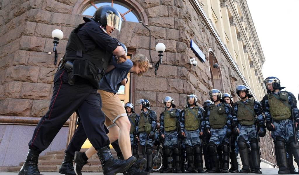 Más de 500 detenciones en manifestación de la oposición en Moscú