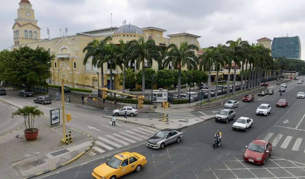 Comerciantes y empresarios se alistan ante eventual cambio a semáforo amarillo en Guayaquil