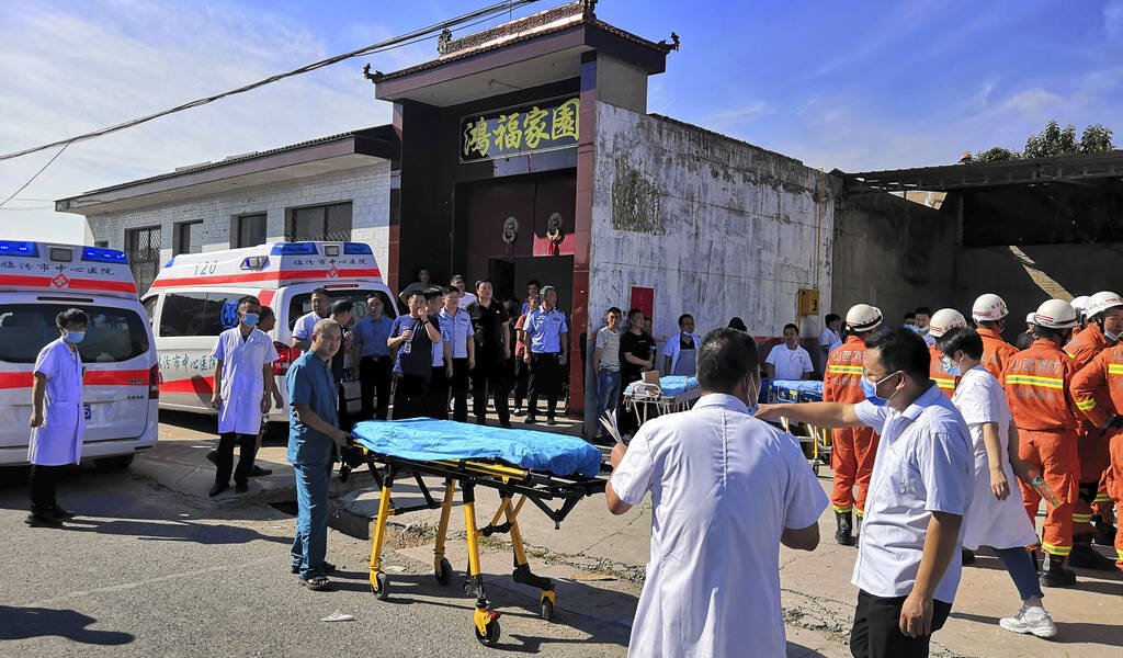 17 muertos al derrumbarse restaurante de 2 plantas en China