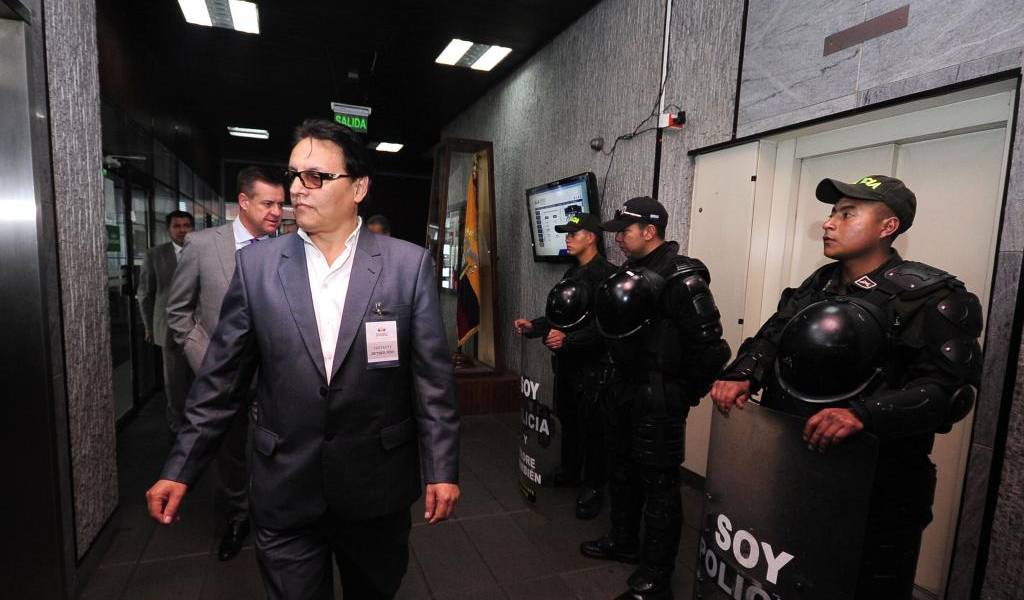 Fernando Villavicencio puede ser candidato pese a orden de prisión
