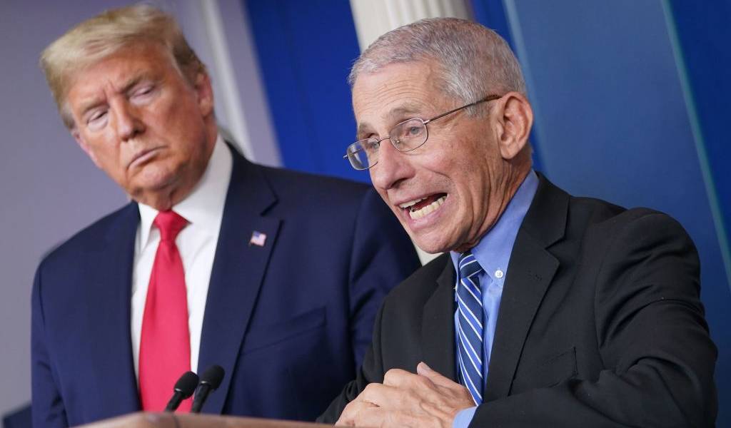 Anthony Fauci critica la gestión &quot;inconexa&quot; de Trump