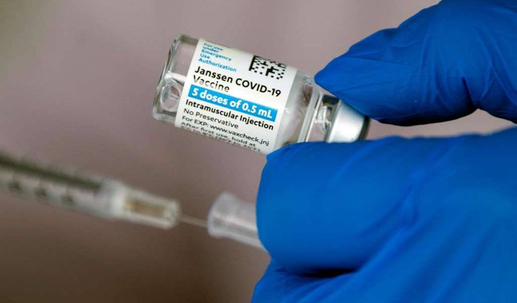 Aumentan a 15 los casos confirmados de trombosis en vacunadas con J&amp;J en EE.UU.