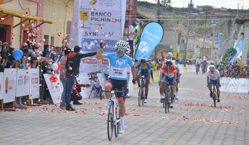 Byron Guamá se queda con la tercera etapa de la Vuelta al Ecuador