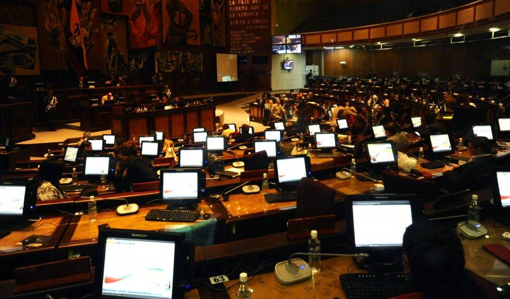 Ley de feriados pasó el primer debate legislativo con dos observaciones