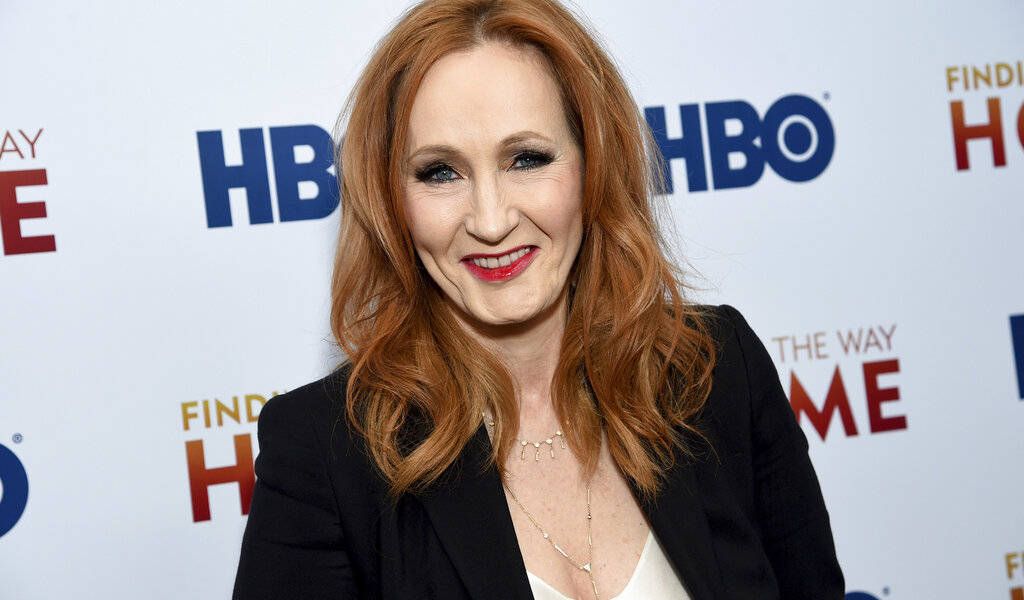 J.K. Rowling es acusada de transfobia