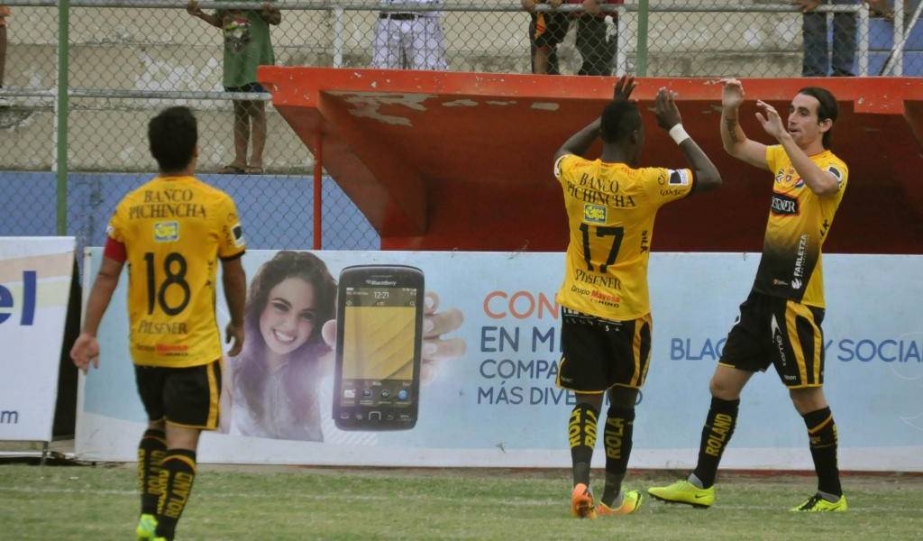 Católica en busca de triunfo y Emelec para mantenerse de líder en Ecuador