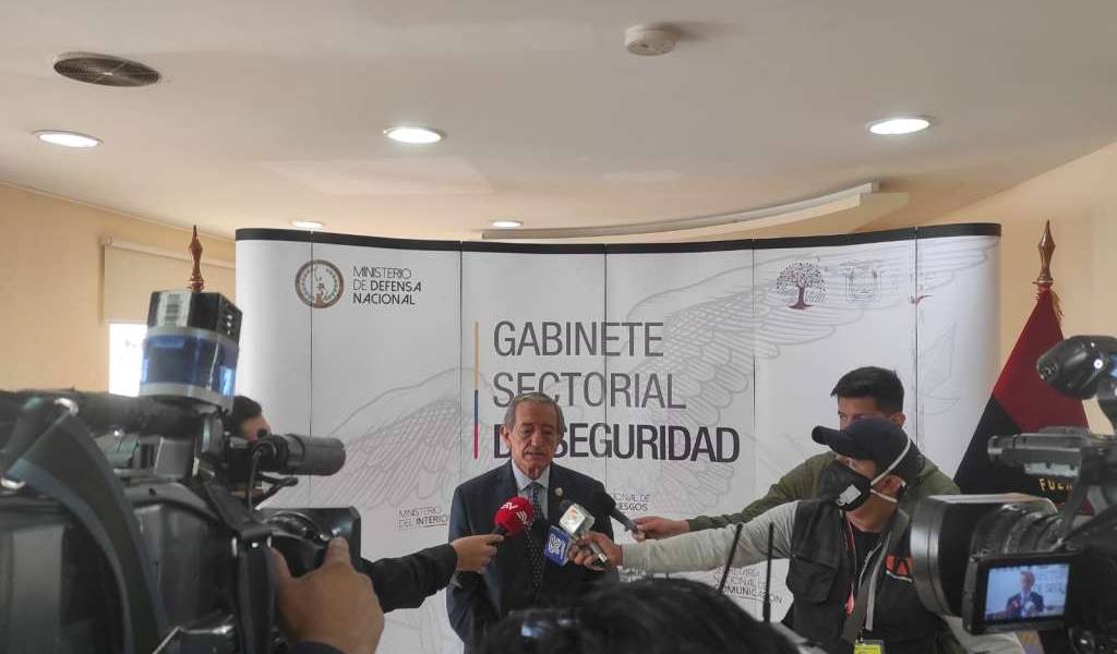 Fronteras de Ecuador seguirán cerradas, dice ministro Jarrín