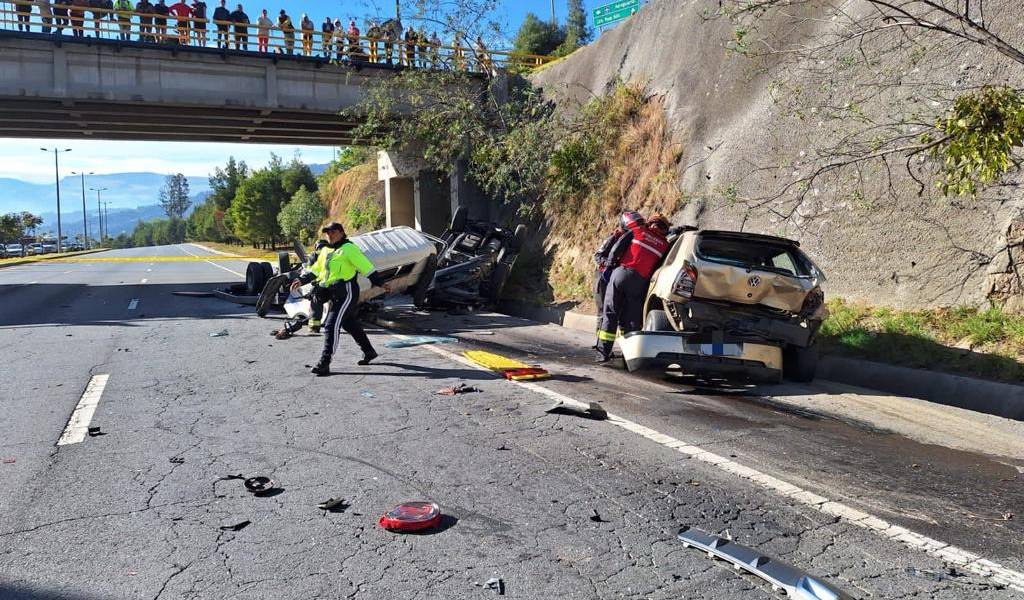 Quito: la Ruta Viva se encuentra despejada tras siniestro de tránsito, a la altura del kilómetro 4