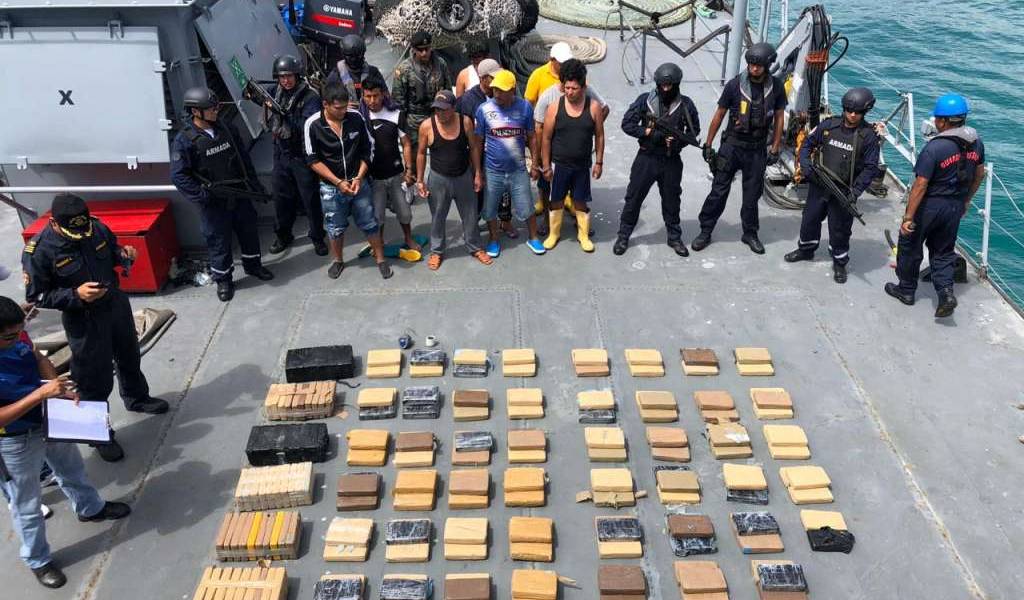 14 pescadores detenidos en alta mar por traslado de droga