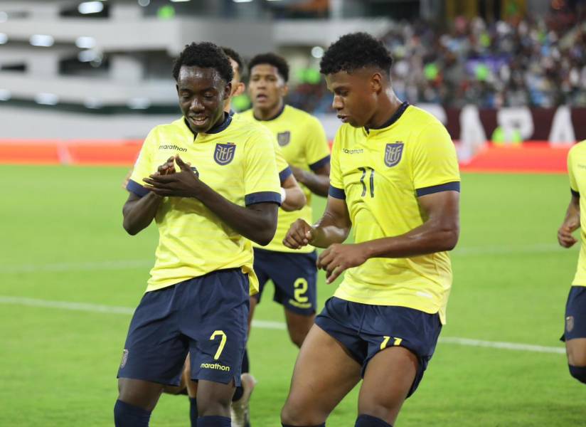 Archivo Yaimar Medina partido con la selección de Ecuador.