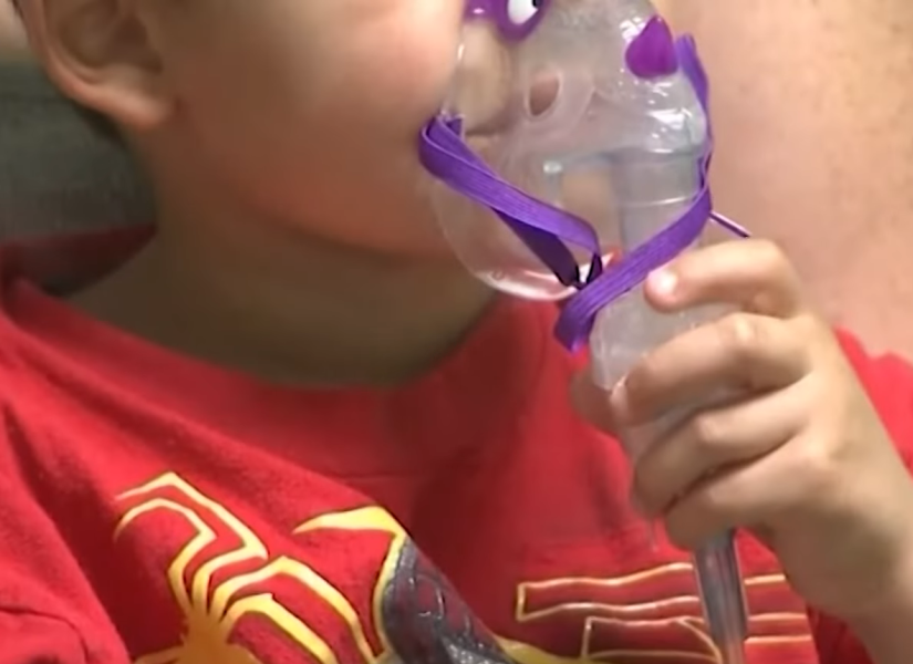 Imagen referencial de un niño con el virus sincitial respiratorio.