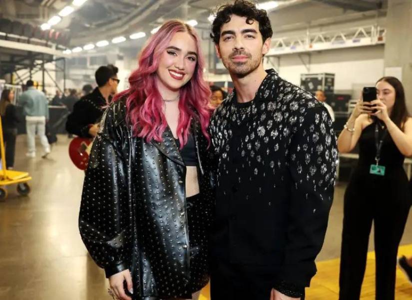 Fotografía de la cantante colombiana Ela Tuabert y el ícono Joe Jonas