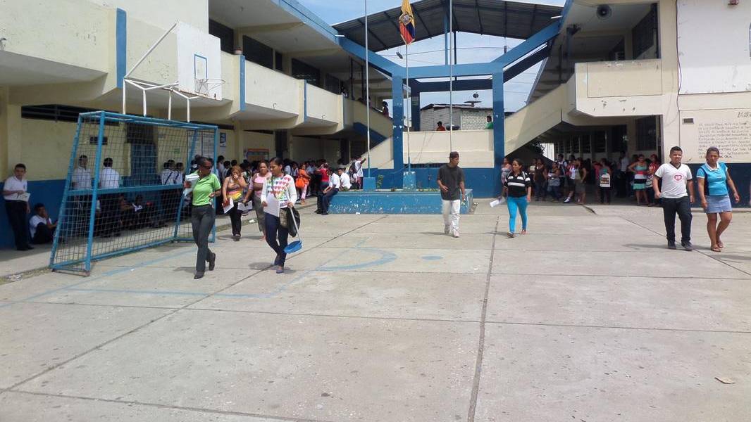 Una estudiante falleció dentro de su colegio tras sufrir una caída, en el suburbio de Guayaquil