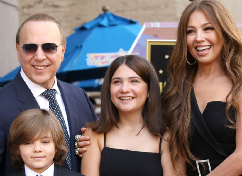 Imagen de archivo de Thalía, Tommy Motola, Matthew y Sabrina, sus hijos.