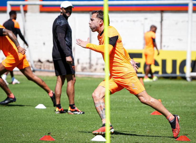 Ezequiel Piovi en un entrenamiento de Liga de Quito