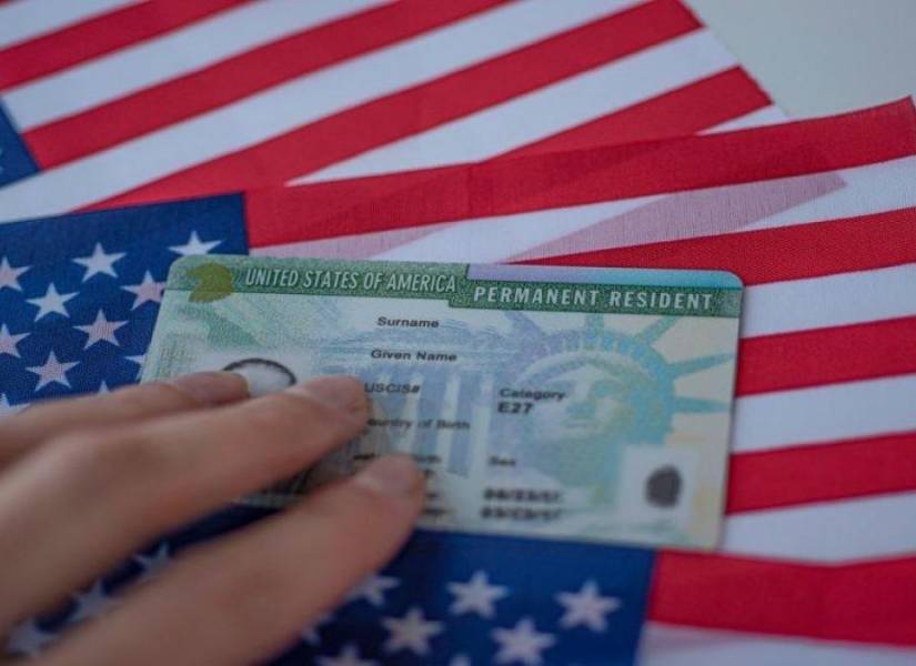 Imagen referencial de tarjeta de residencia permanente de Estados Unidos.