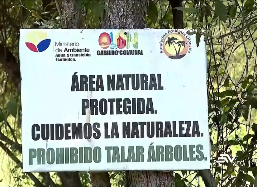 Foto del cartel que señala que el Esterillo Oloncito es un área protegida.