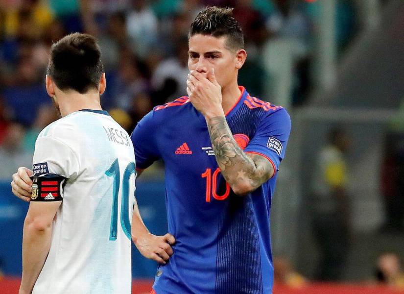 Lionel Messi y Jame Rodríguez en partido entre Argentina y Colombia