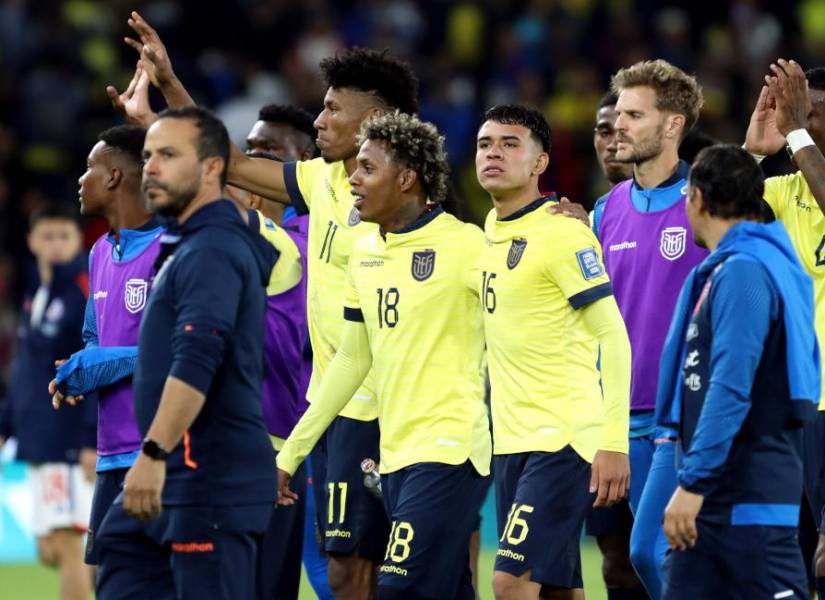 La selección de Ecuador mantendrá la línea de tres para enfrentar a Argentina en un amistoso.