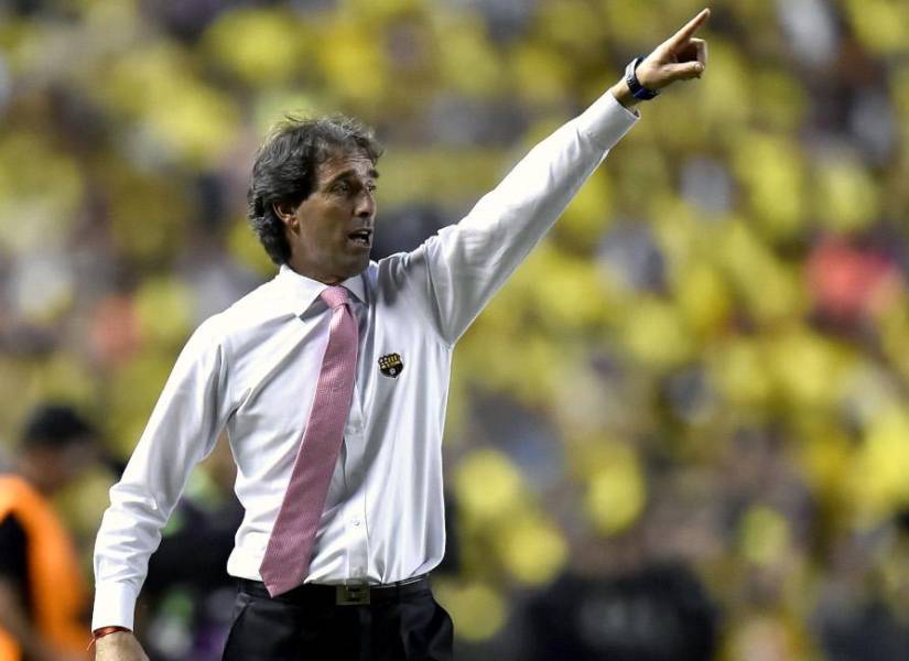 Guillermo Almada fue entrenador de Barcelona SC por varias temporadas y quedó campeón del fútbol ecuatoriano.