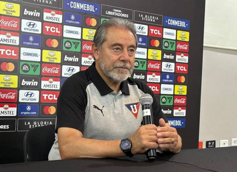 El presidente de Liga de Quito, Isaac Álvarez, señaló que tiene tres opciones como nuevo entrenador.