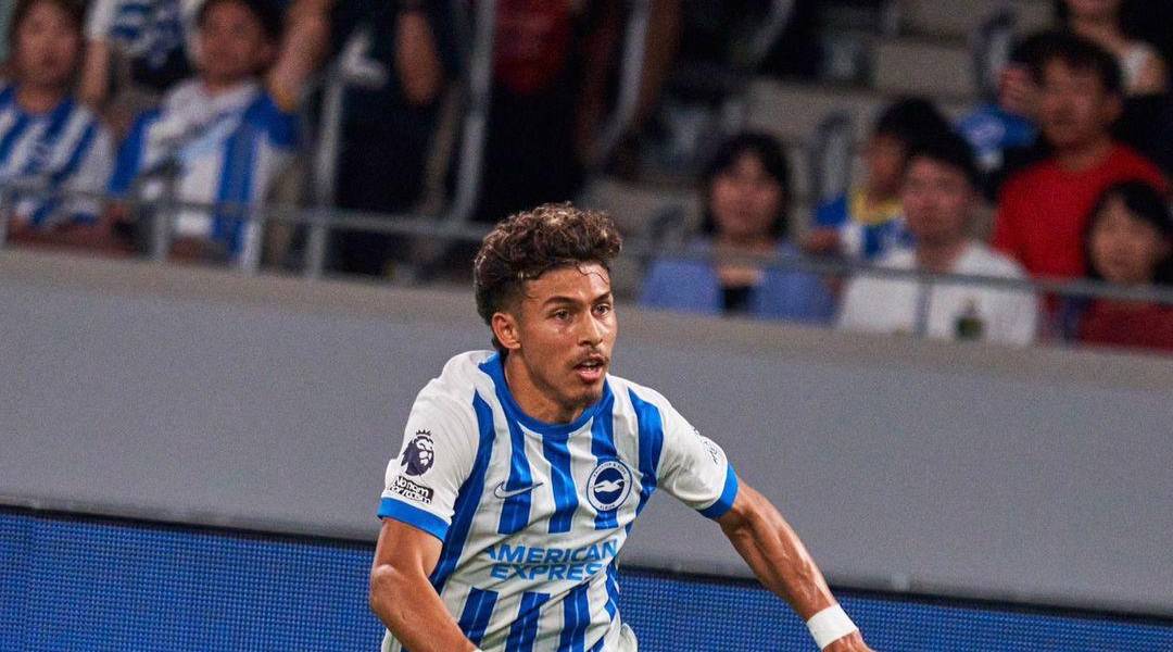 Jeremy Sarmiento no quiere salir del Brighton en esta temporada