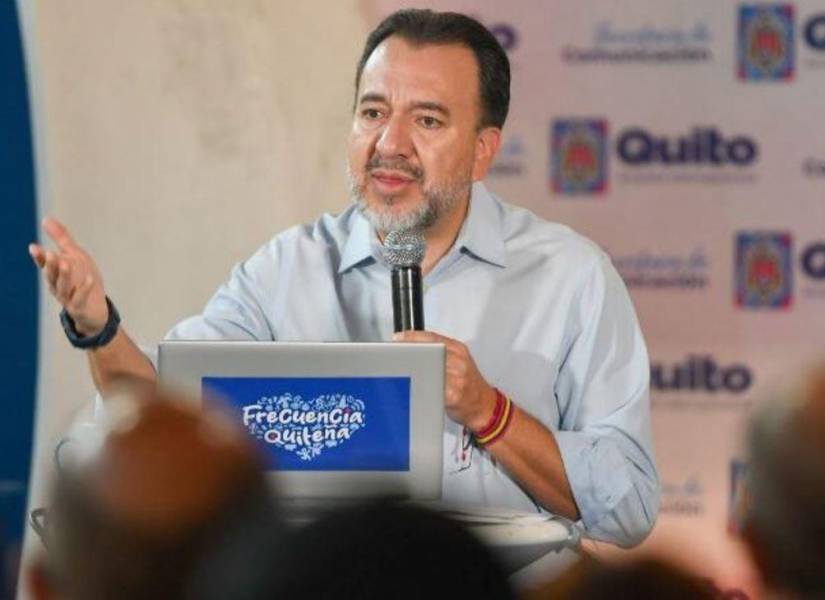 El alcalde de Quito, Pabel Muñoz, durante su enlace Frecuencia Quiteña.