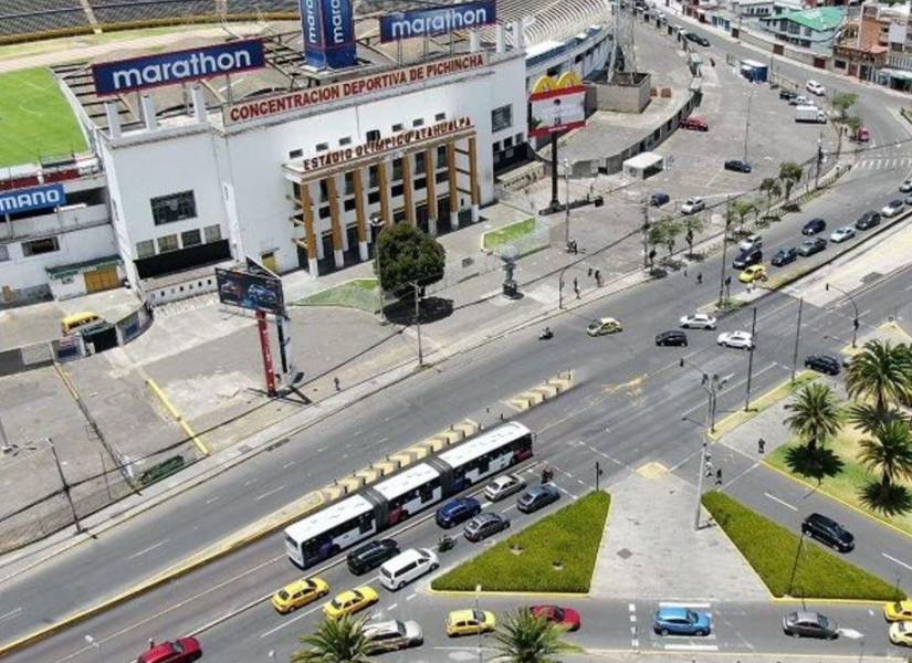 Vista aérea de la avenida 6 de Diciembre y Naciones Unidas.