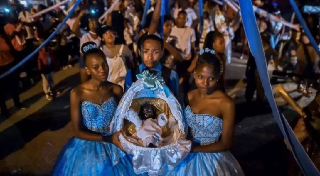 El pueblo de Colombia que celebra la Navidad en febrero y con un Niño Dios negro